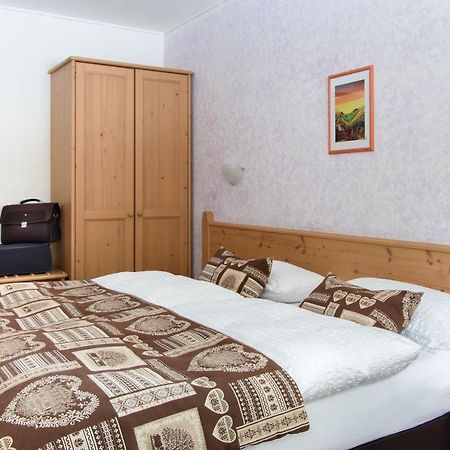 Hotel Garni Roberta مالغا شابيلا المظهر الخارجي الصورة